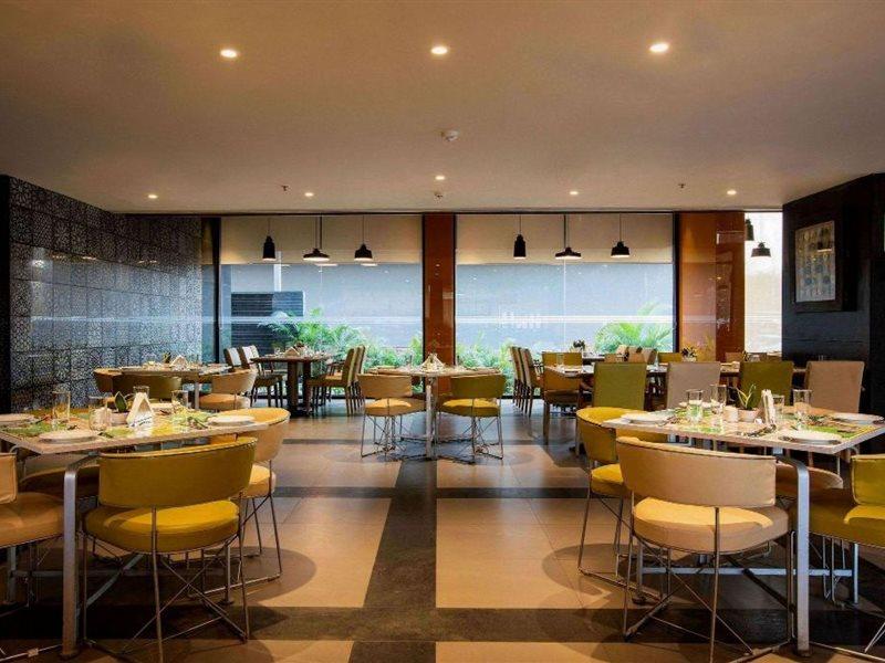 Lemon Tree Hotel Viman Nagar Pune Exterior photo