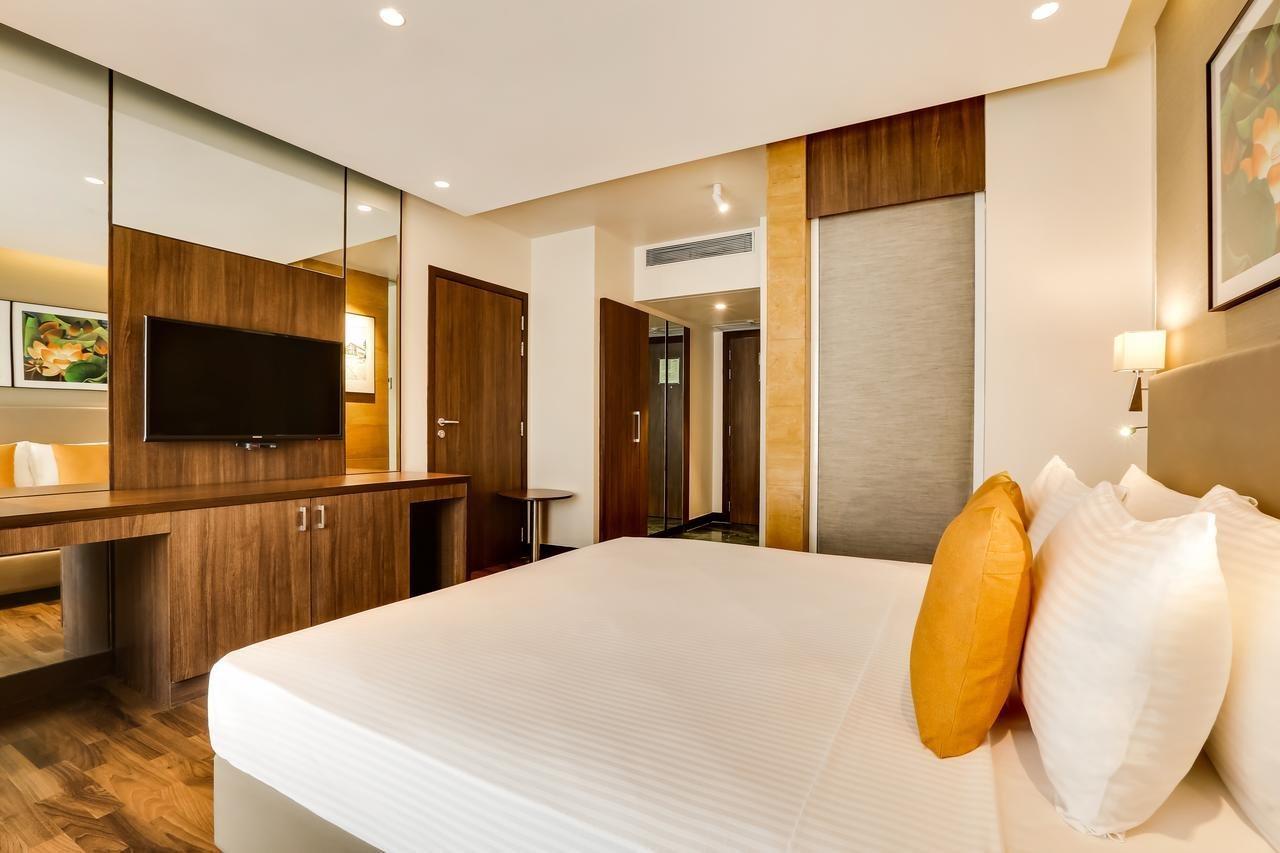 Lemon Tree Hotel Viman Nagar Pune Exterior photo
