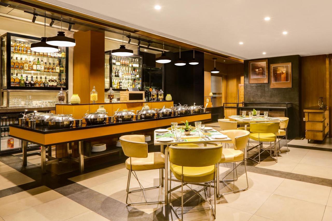 Lemon Tree Hotel Viman Nagar Pune Exterior photo
