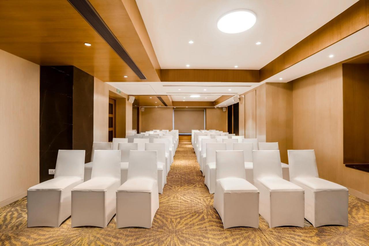 Lemon Tree Hotel Viman Nagar Pune Exterior photo
